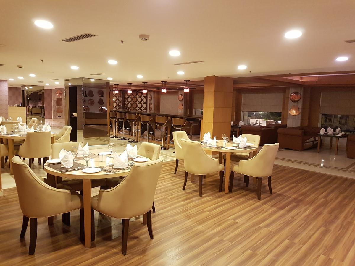 乌德曼度假酒店-蕨与花 新德里 外观 照片