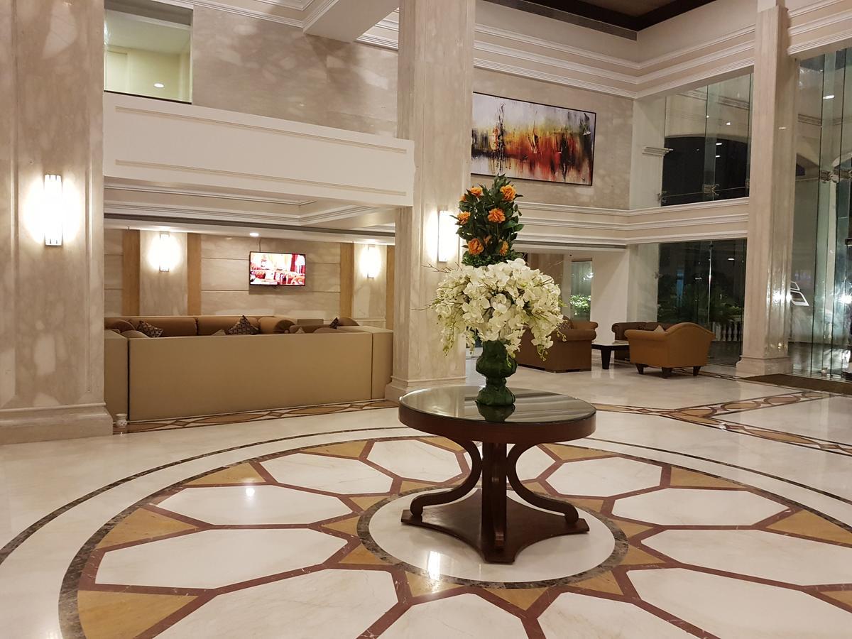 乌德曼度假酒店-蕨与花 新德里 外观 照片